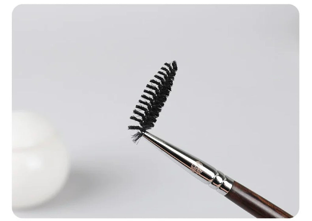 Eyelash Brush